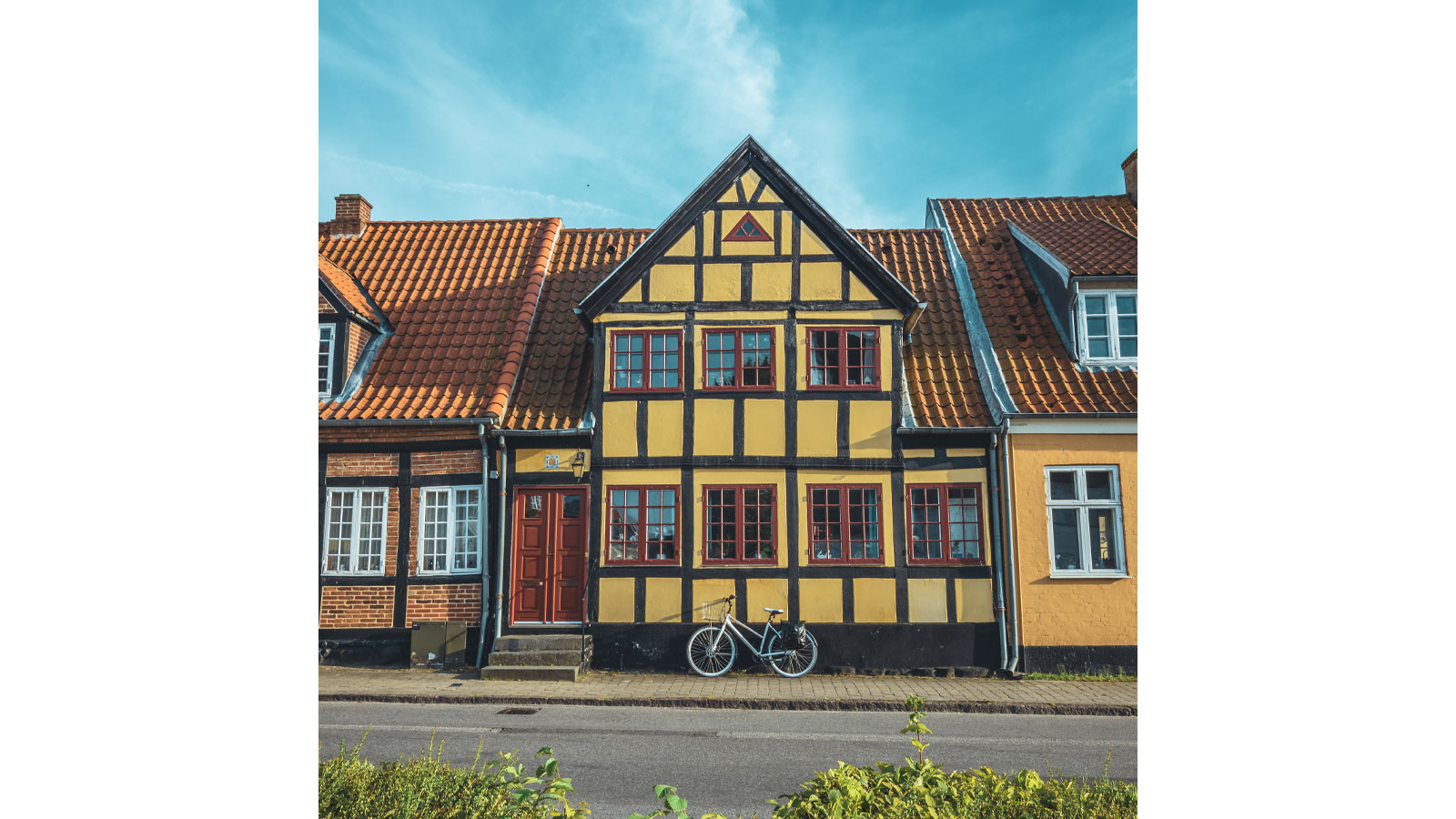 Maribo houses half-timbered bicycle