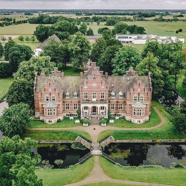 Fuglsang Herregaard set fra luften