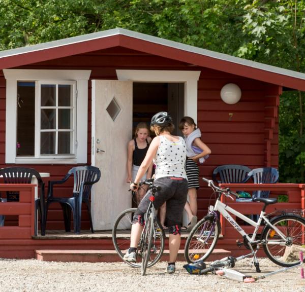 Maribo Sø Camping familie i hytte